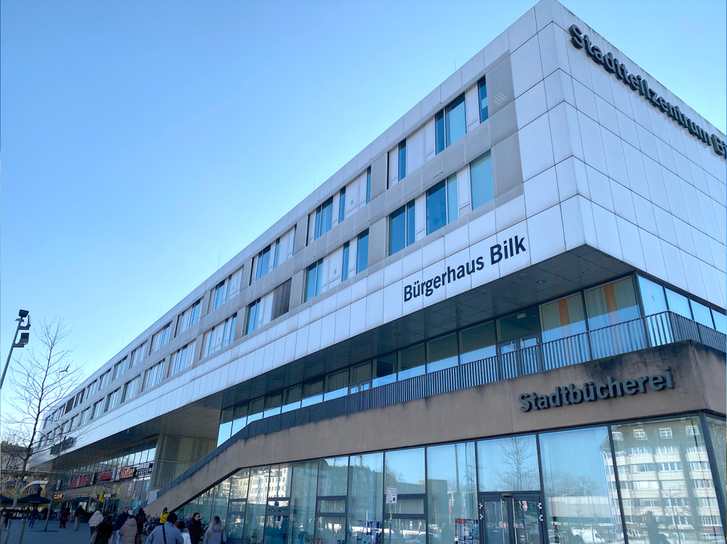 Schwimmen. Einkaufen. Essen.